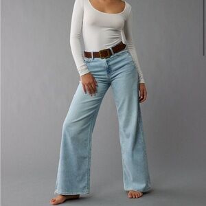 American Eagle Dreamy Drape Stretch Curvy Super high waisted wide leg jeans